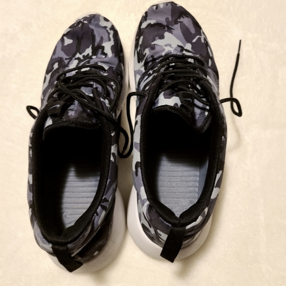 Nike roshe run shoes size 11.5 - Picture 5 of 7